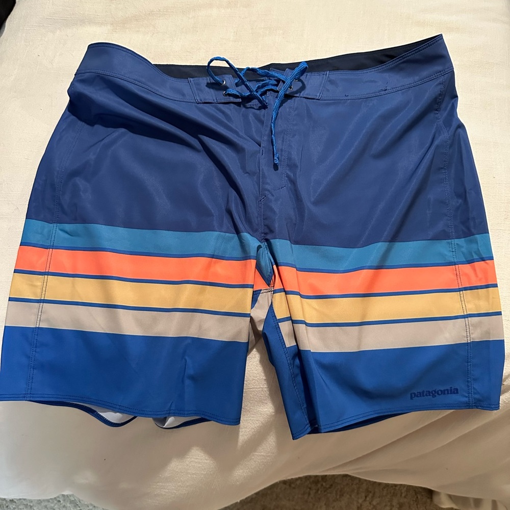 Men’s PATAGONIA 18" BOARDSHORTS size 36